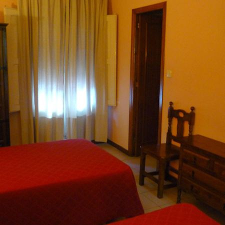 Hostal El Centro Huesca Pokoj fotografie