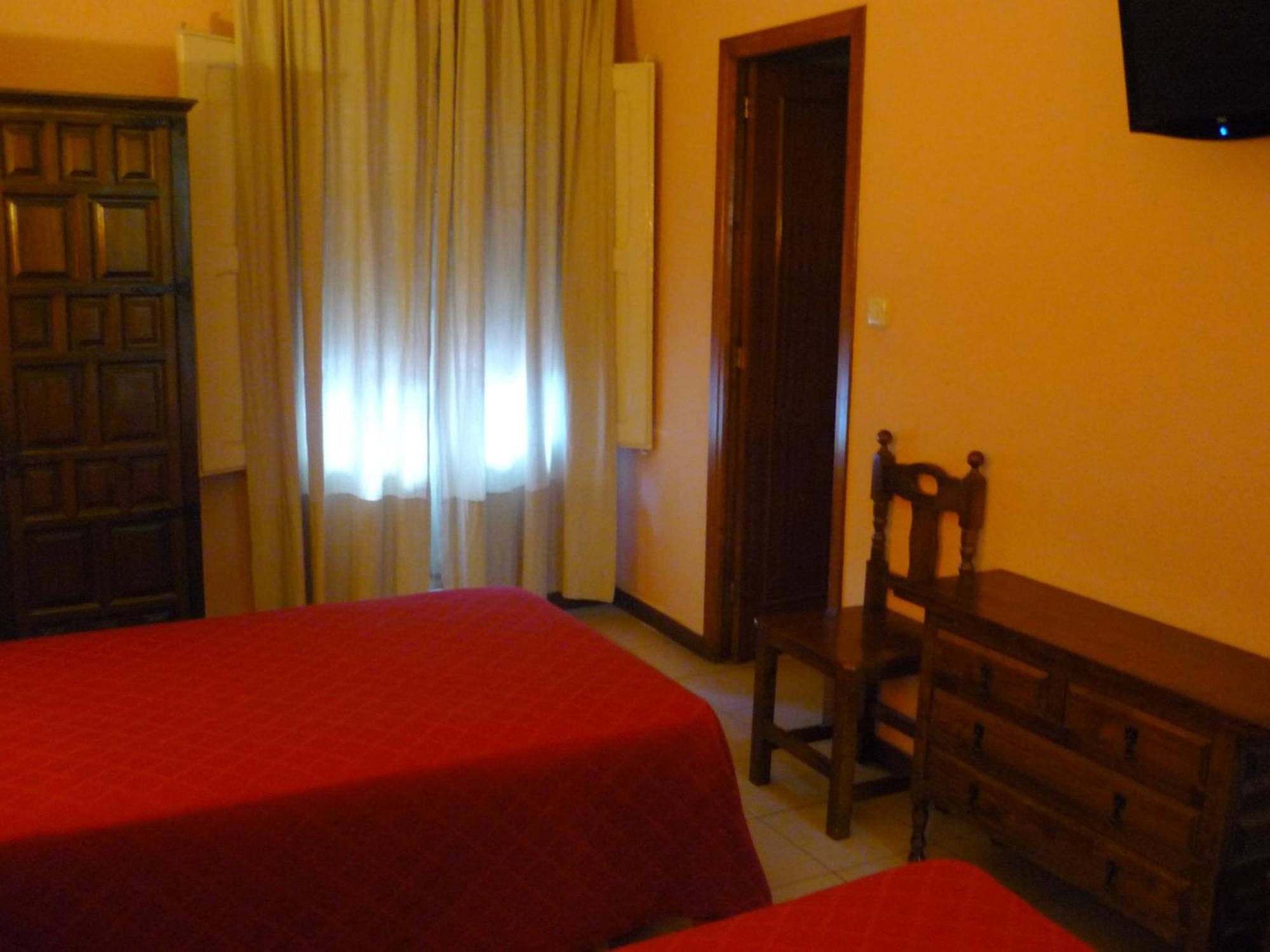Hostal El Centro Huesca Pokoj fotografie